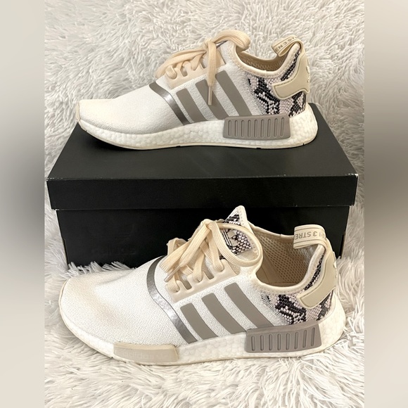 ADIDAS womens nmd r1 snakekin - Picture 3 of 8